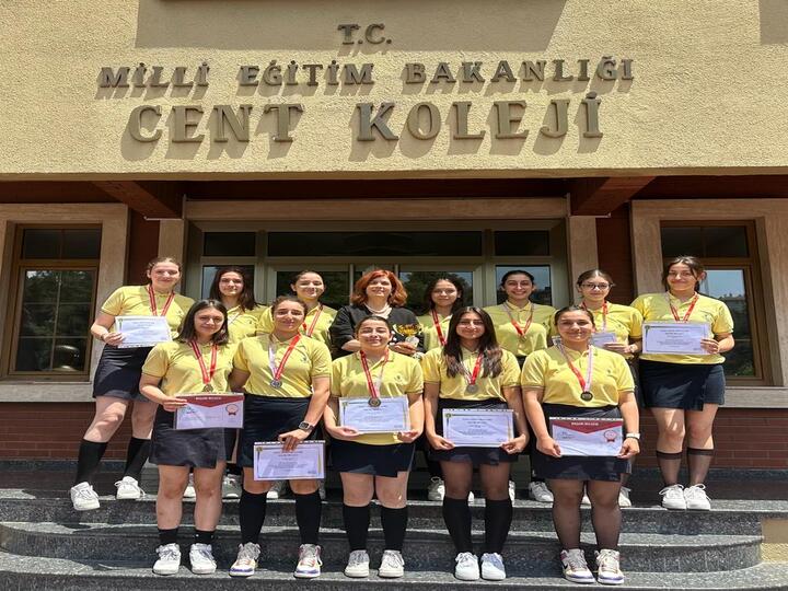 Cent Koleji Hentbolda Türkiye Derecesi
